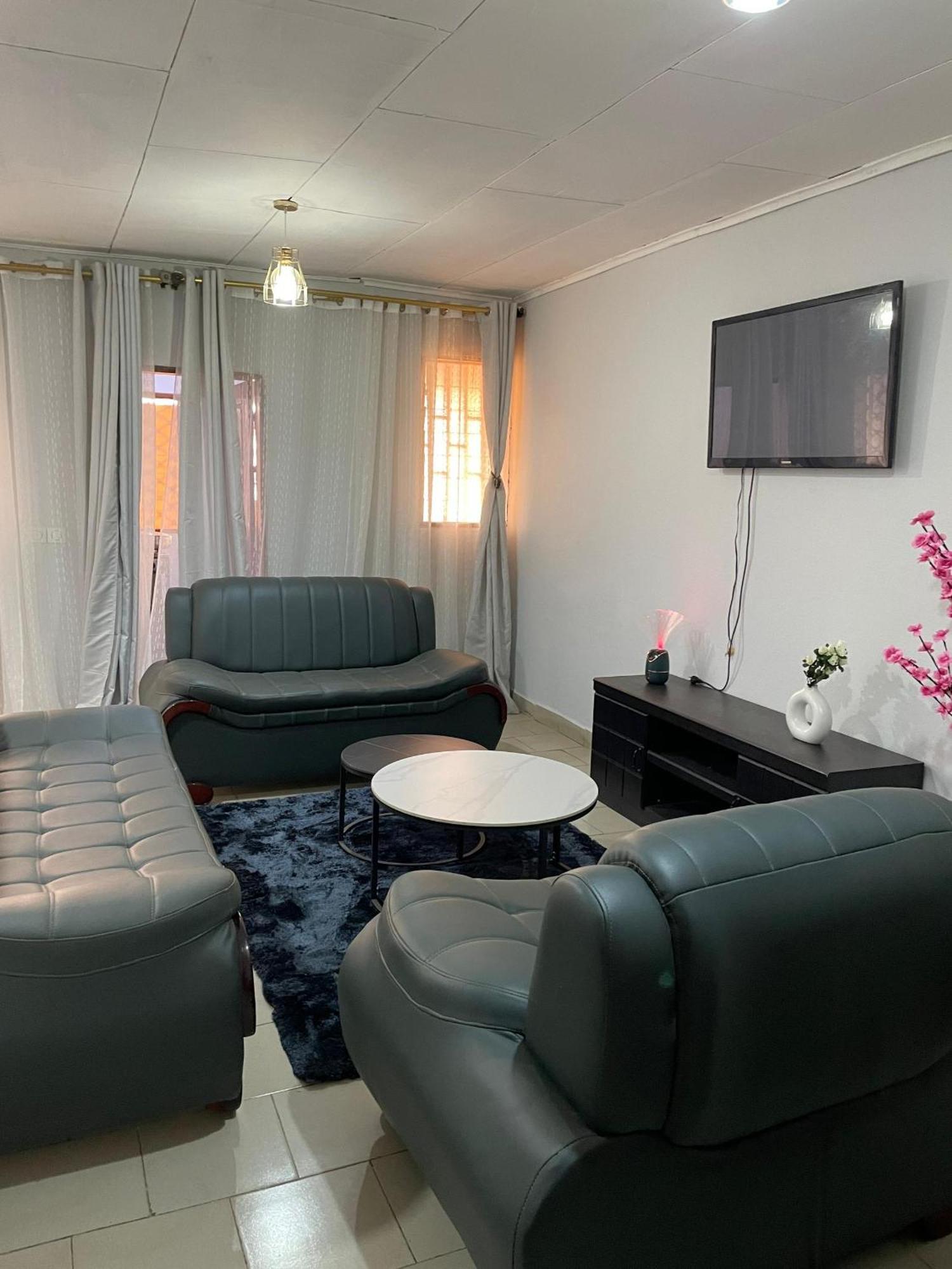 Villa Ecolinkshouse Yaoundé Esterno foto